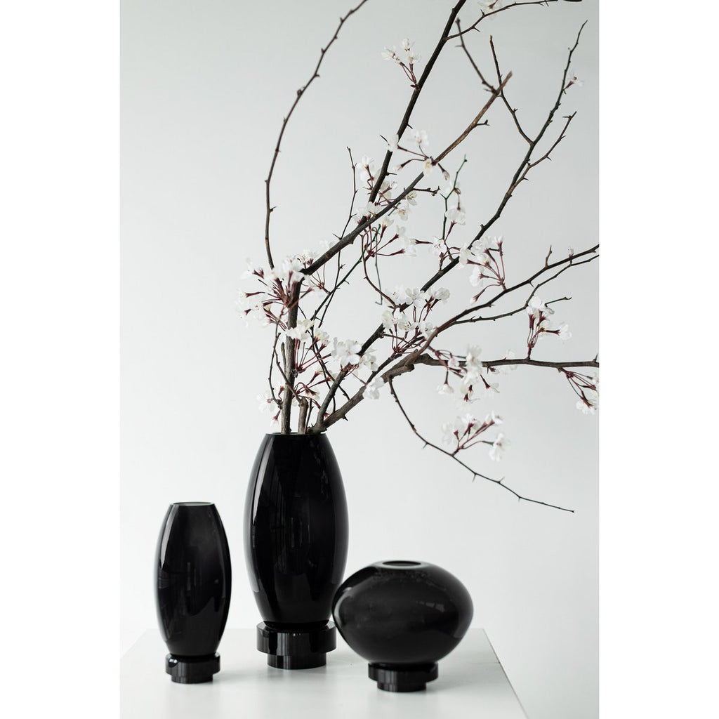 Kleine moderne Vase, innovatives Design, Rückseite aus hochwertigem Glas. RUD15ZW