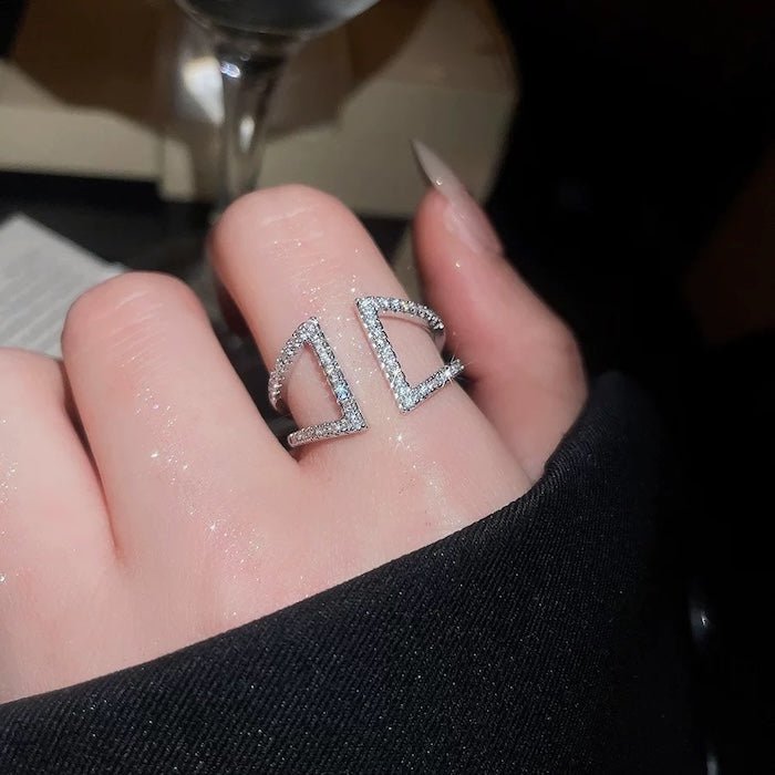 Offener Ring mit geometrischem Pavé
