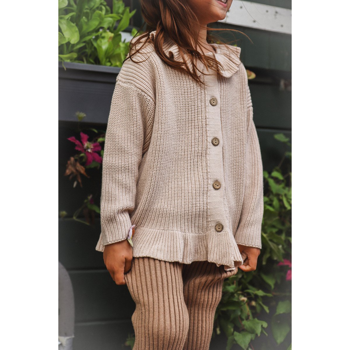 Strickjacke mit Rüschen von Stella