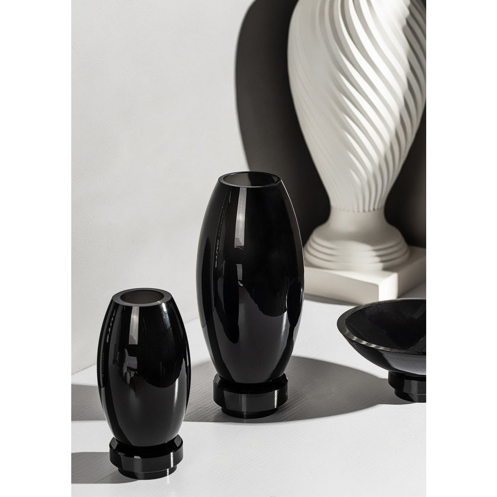 Kleine moderne Vase, innovatives Design, Rückseite aus hochwertigem Glas. RUD15ZW