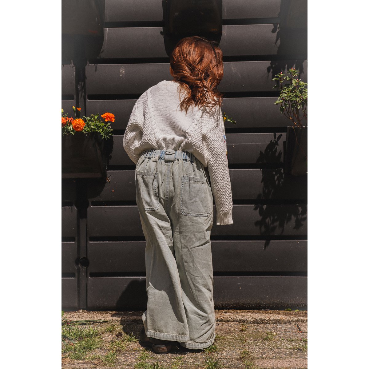 Millie Weißer Pullover mit Blumenstickerei