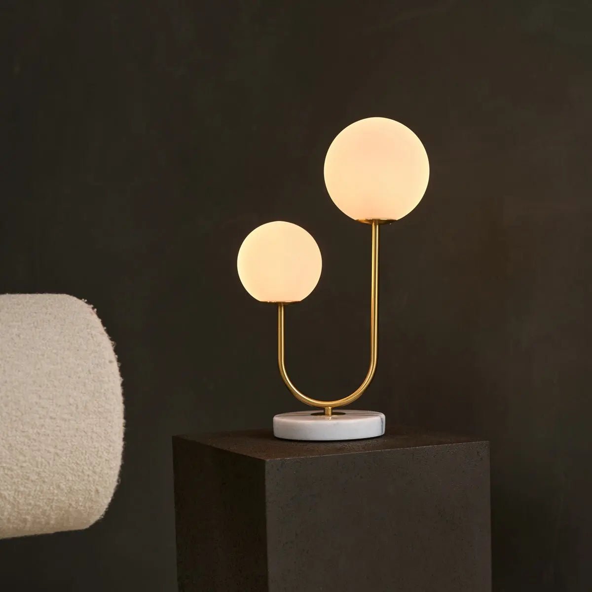 Giorgia Elegante Marmorlampe | Glühbirnen aus Milchglas und Lampe mit Kabel