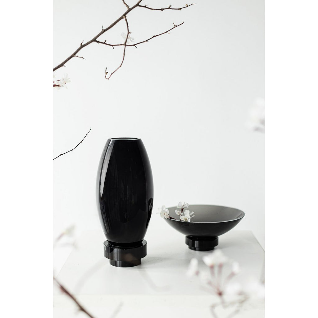 Kleine moderne Vase, innovatives Design, Rückseite aus hochwertigem Glas. RUD15ZW