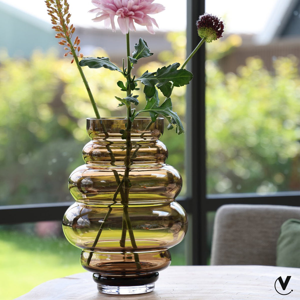 Maputo Vase Taupe Seitenansicht – Robuster Charakter