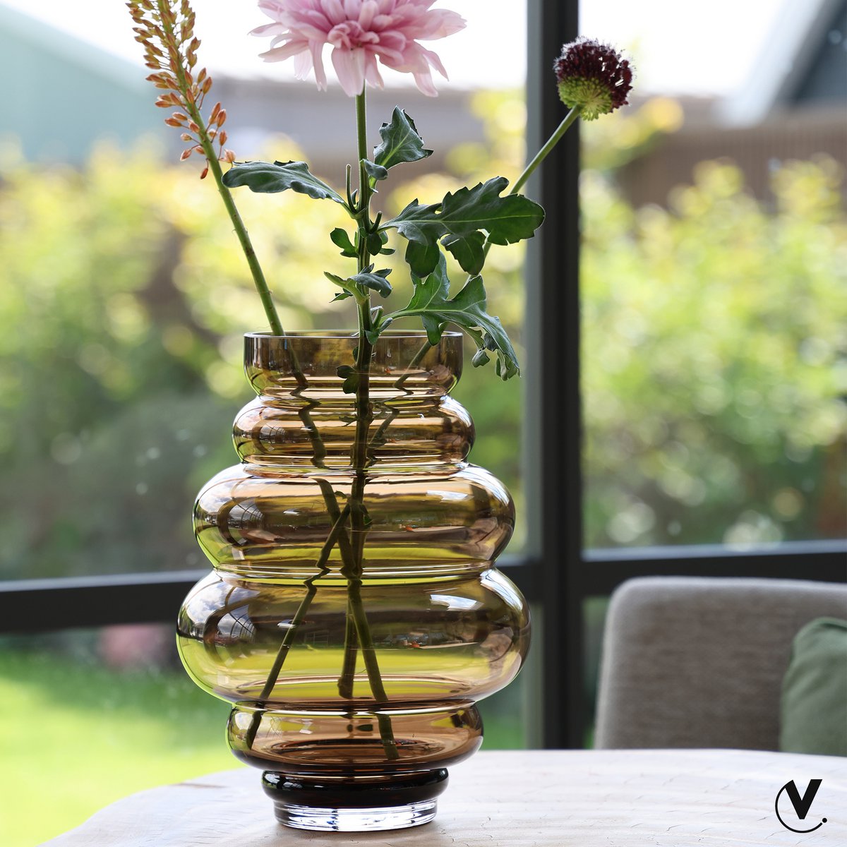 Maputo Vase Taupe Seitenansicht – Robuster Charakter