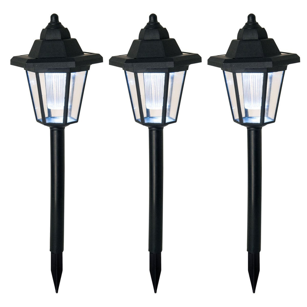 3er Set LED Solar-Gartenleuchte als Erdspieß im Garten – rustikaler Laternenlook