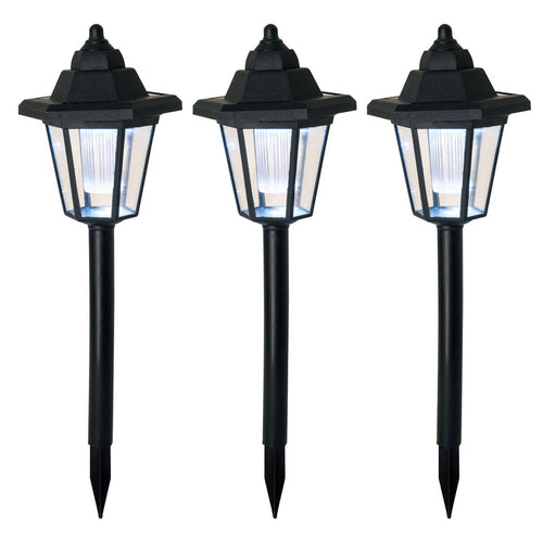 3er Set LED Solar-Gartenleuchte als Erdspieß im Garten – rustikaler Laternenlook