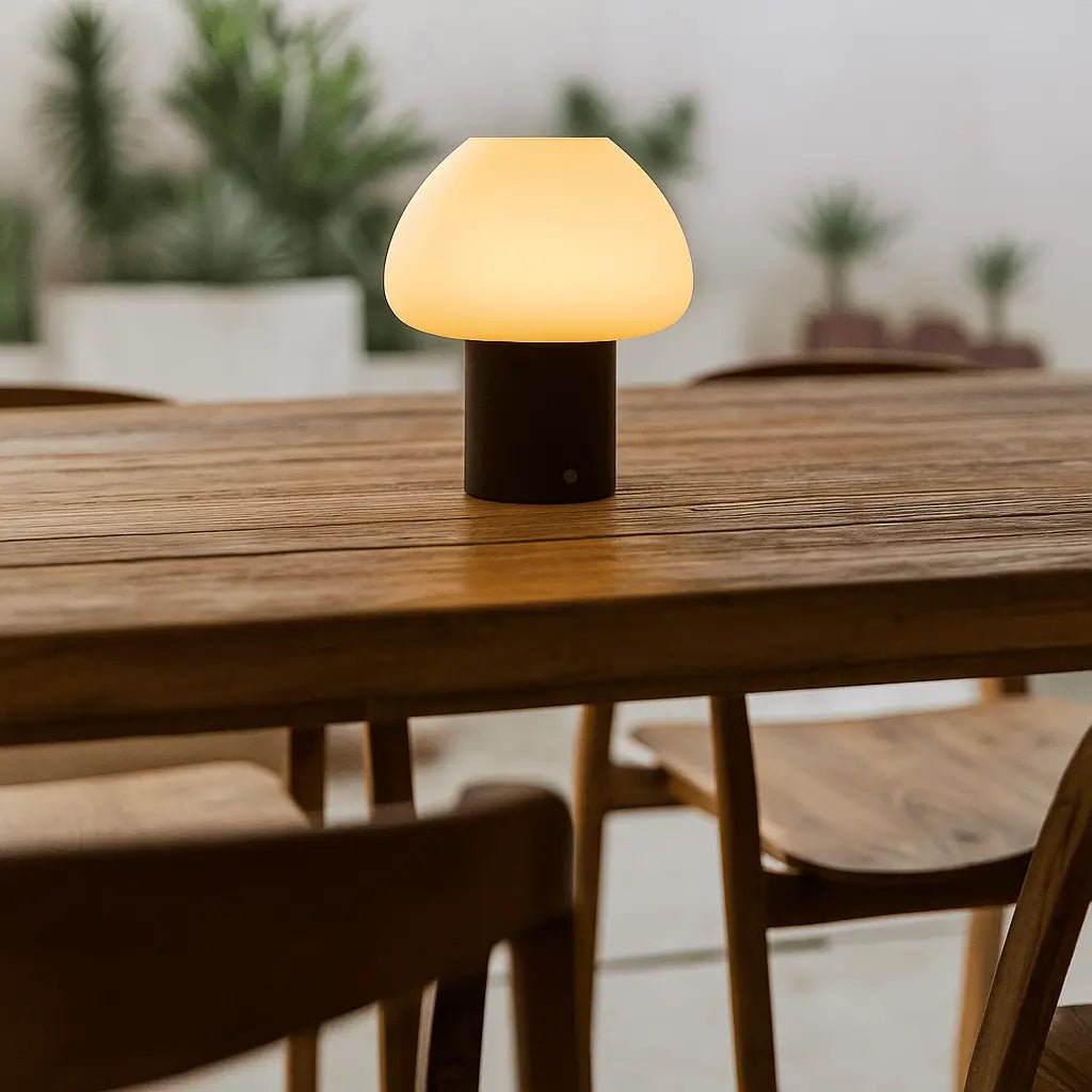Fynn Dunkelbraune Holzlampe | Wiederaufladbar, dimmbar und stilvoll