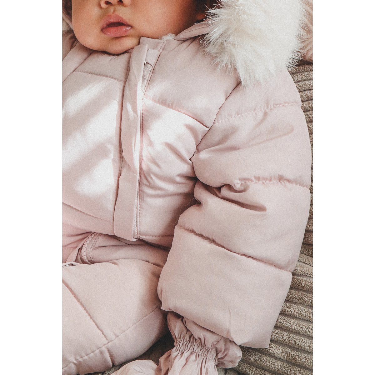 Billie Winteruit Onesie