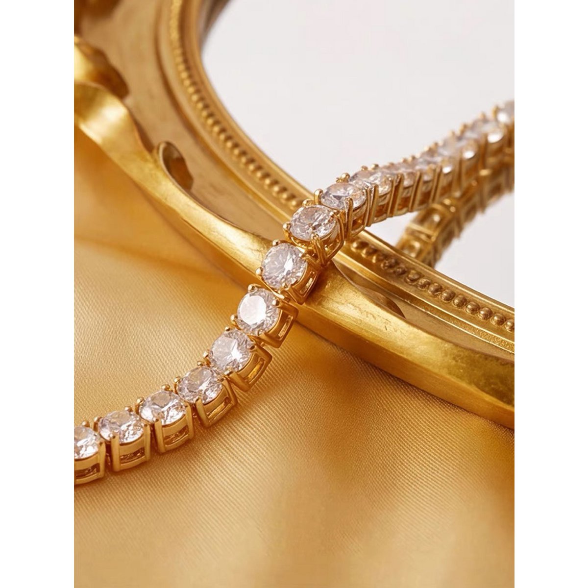 Zeitloses Tennisarmband im Diamant-Look