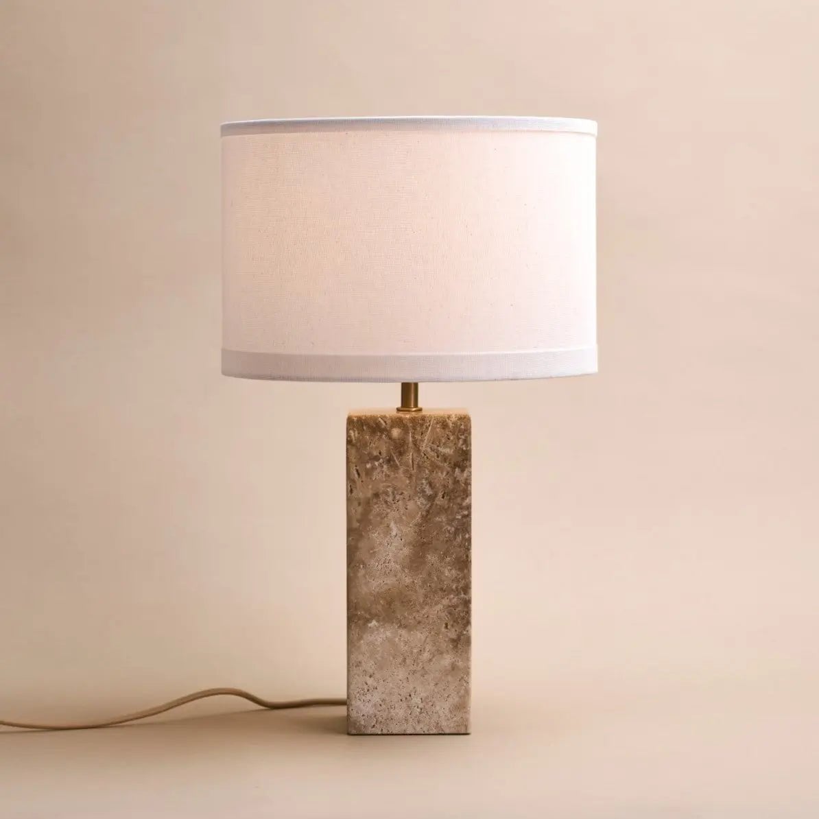 Rosie Travertinlampe | Baumwollschirm und elegantes Design H:49cm