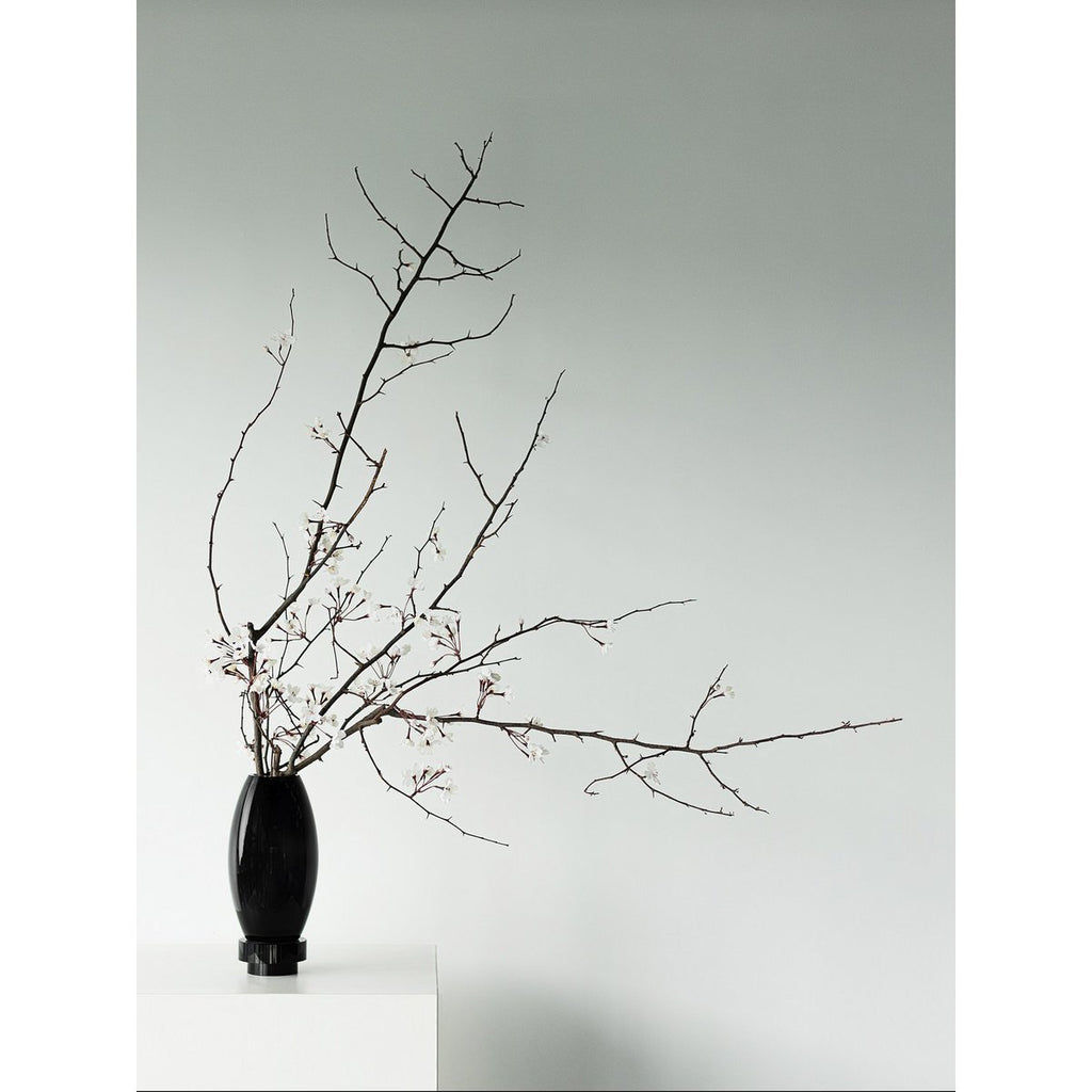 Kleine moderne Vase, innovatives Design, Rückseite aus hochwertigem Glas. RUD15ZW