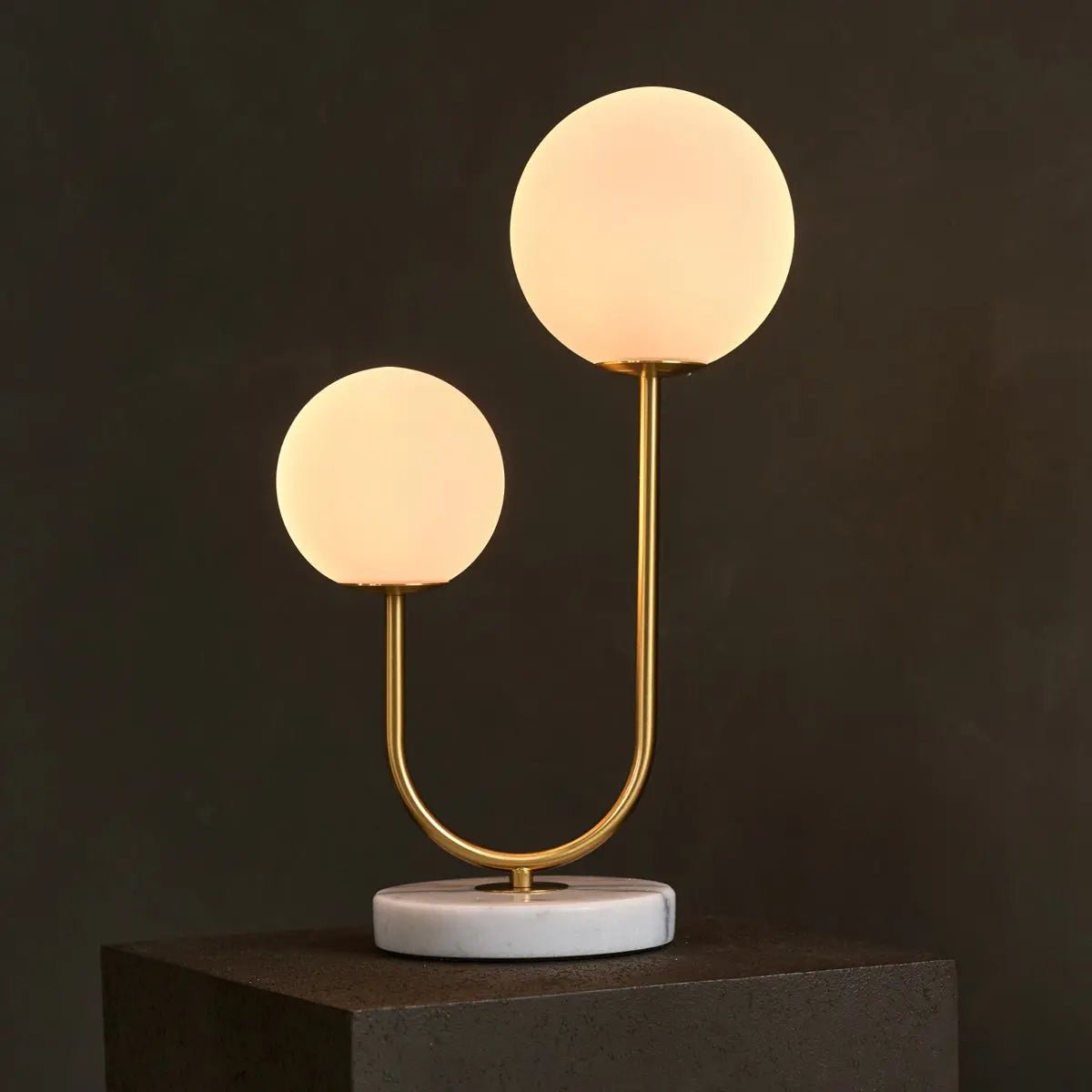 Giorgia Elegante Marmorlampe | Glühbirnen aus Milchglas und Lampe mit Kabel