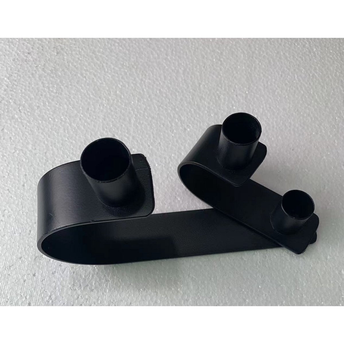 Kerzenhalter aus Metall schwarz