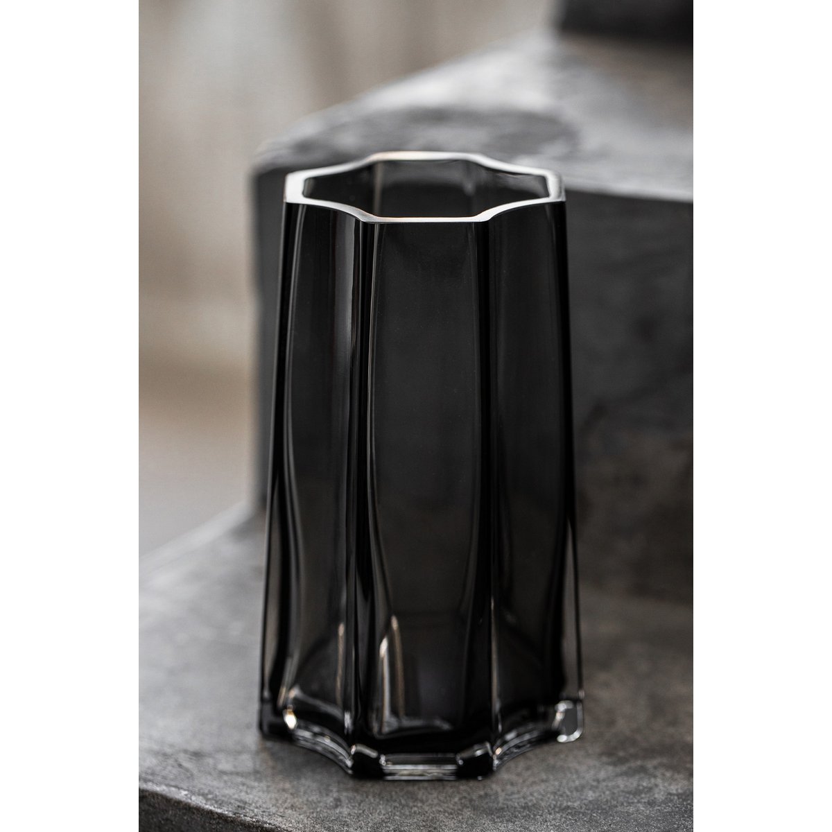 Hohe LENOX 40 Vase in Grau - luxuriöse Dekoration von 4Decor