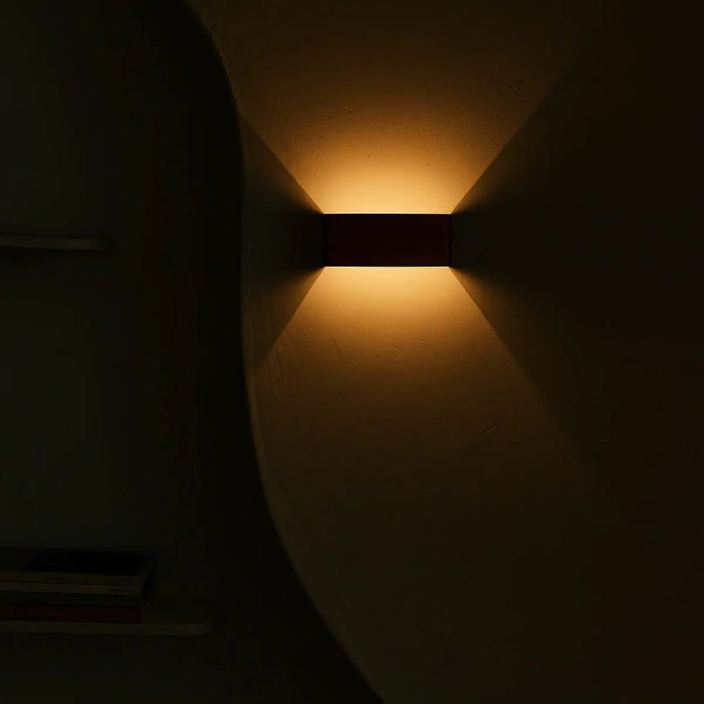 Wandleuchte mit Bewegungssensor und Timer-Funktion in Bronze