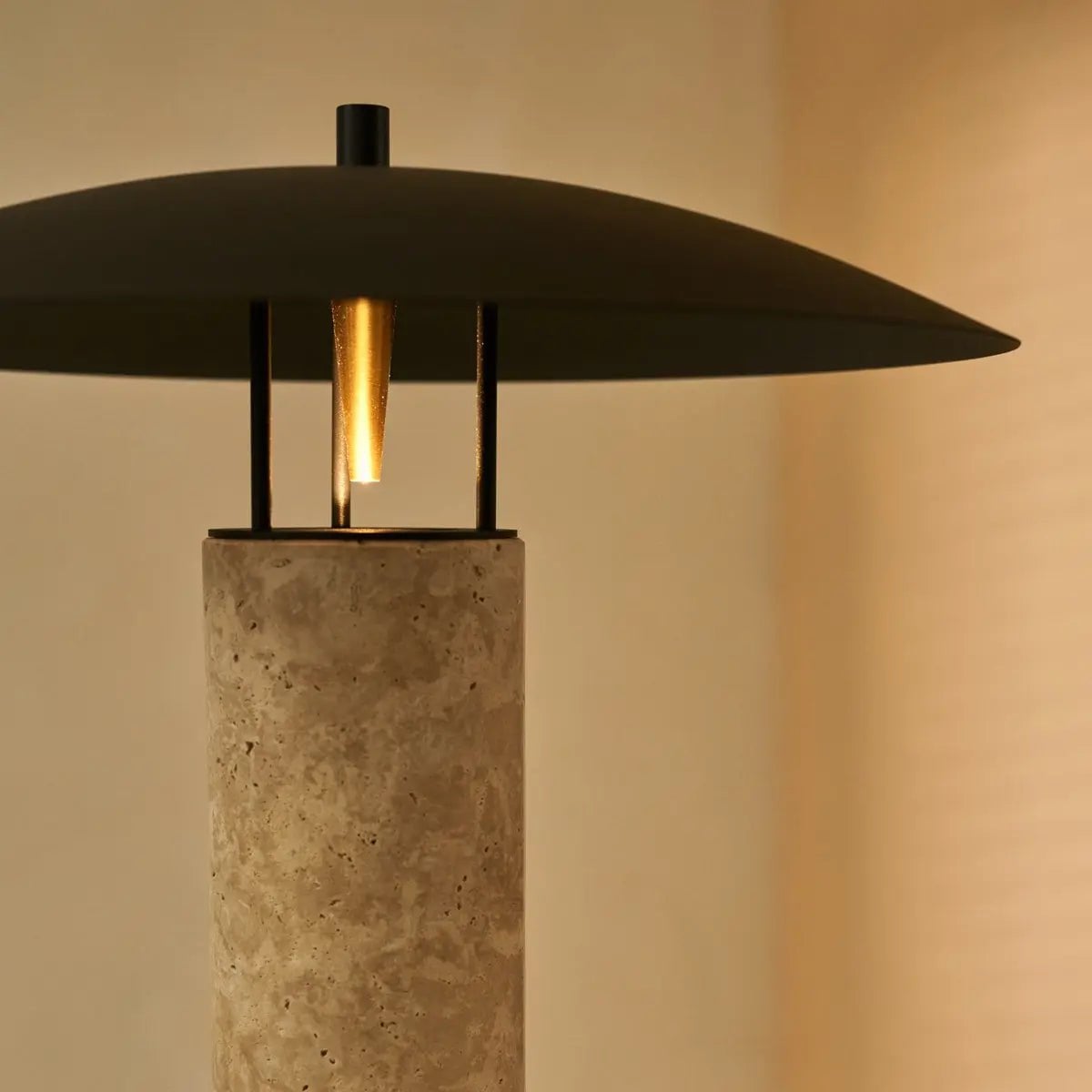 Nicolaas Travertinlampe | Elegantes und zeitloses Design