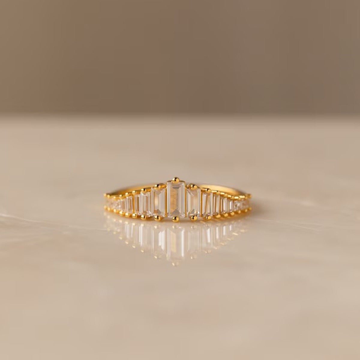 Übergangs-Ewigkeitsringe mit Smaragd-Schnittsteinen