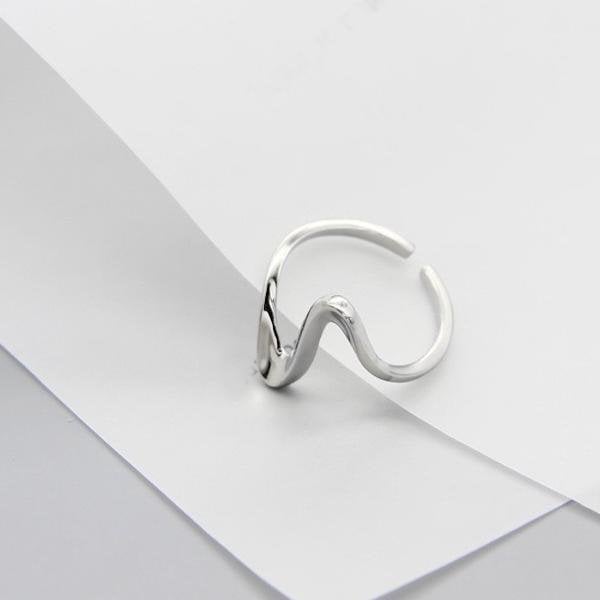 Minimalistischer Herzschlag-Wellenring