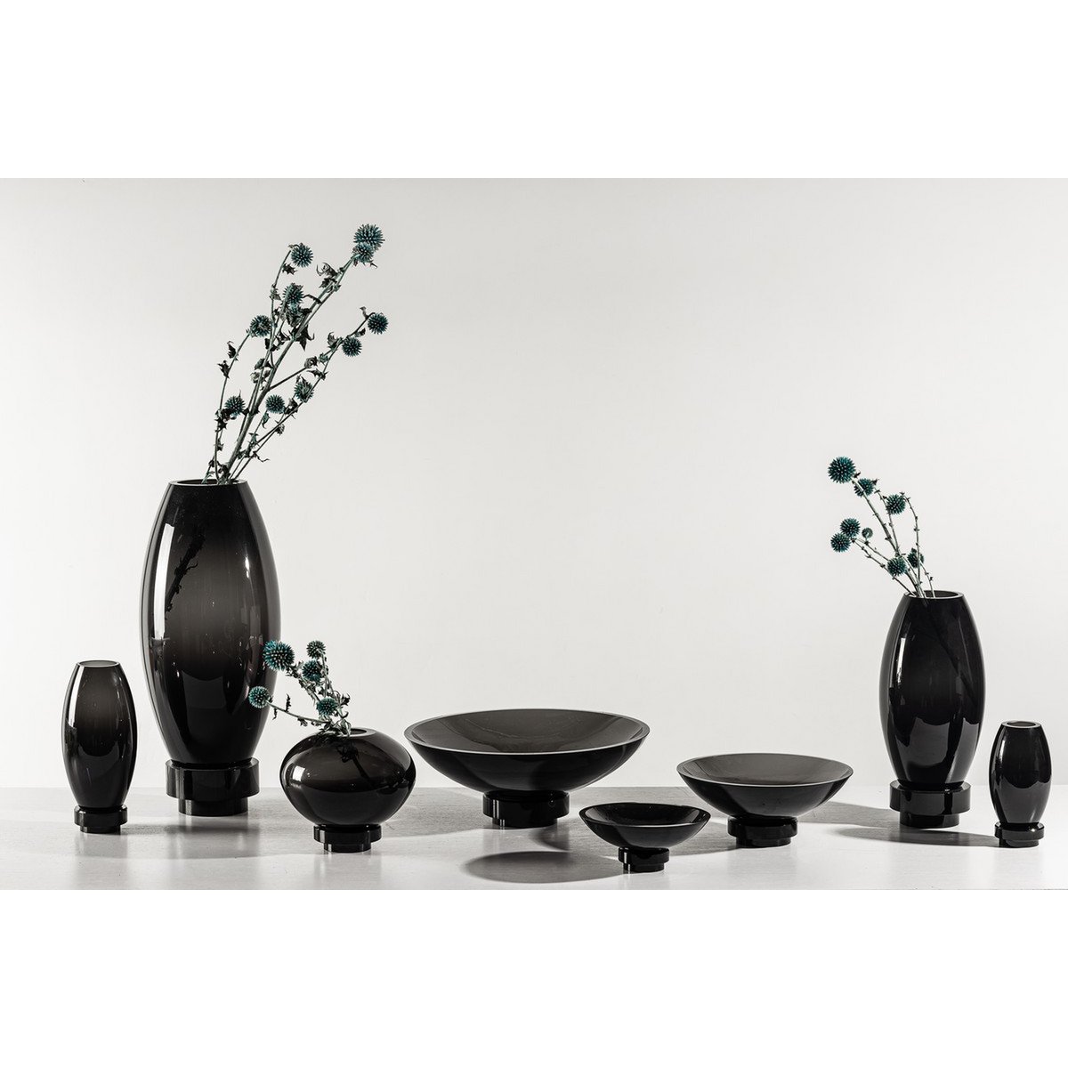 Kleine moderne Vase, innovatives Design, Rückseite aus hochwertigem Glas. RUD15ZW