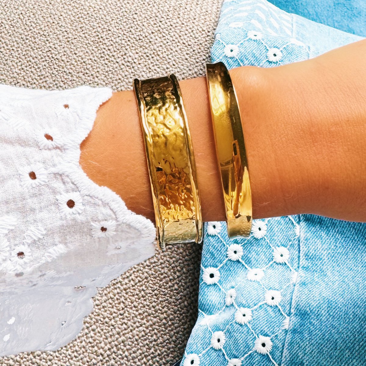 Armreif breit ausgestellt - Gold