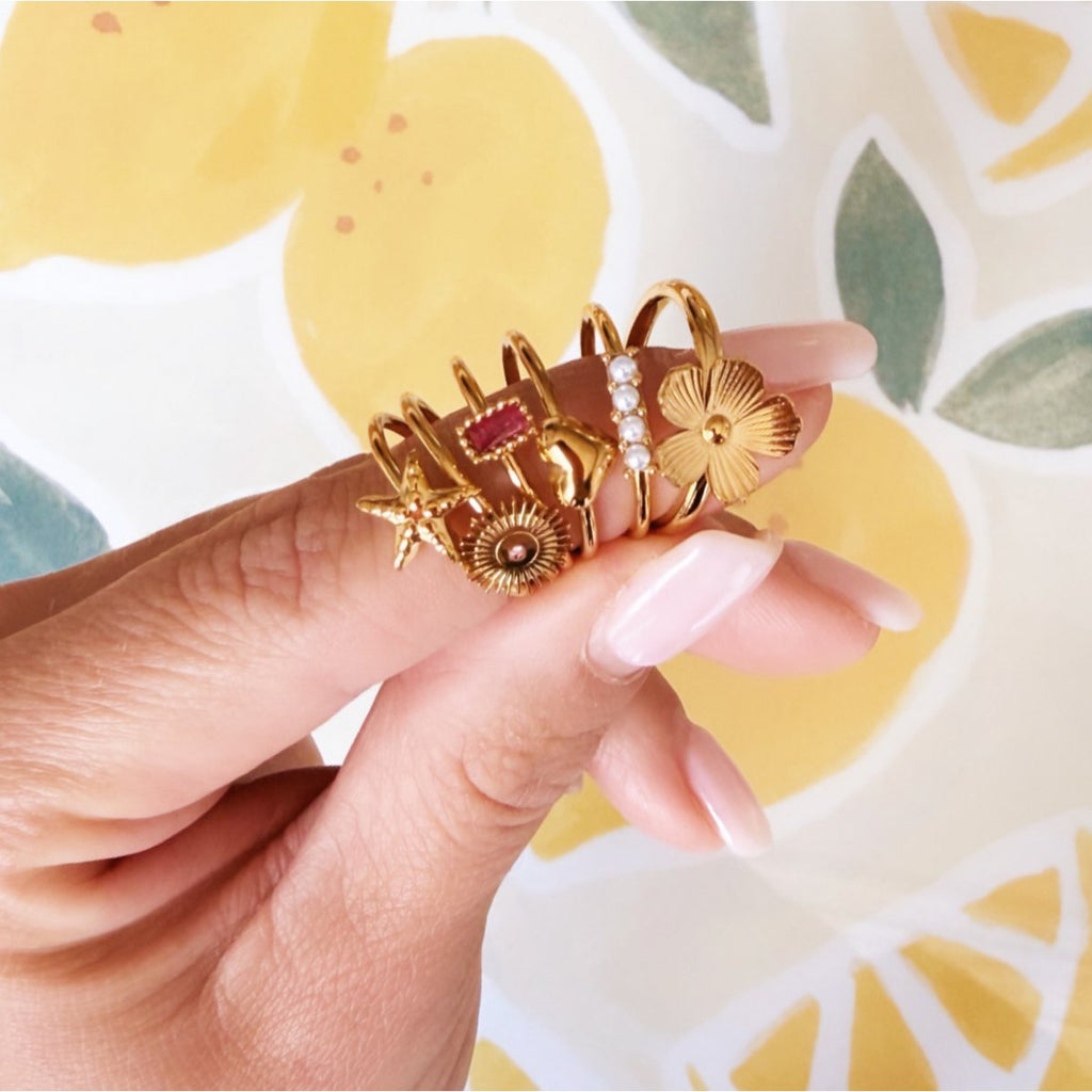 Minimalistischer Ring mit Perlenstab