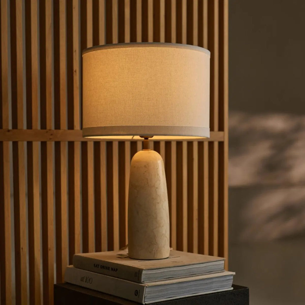 Charlotte Marmorlampe | Baumwollschirm und elegante Beleuchtung