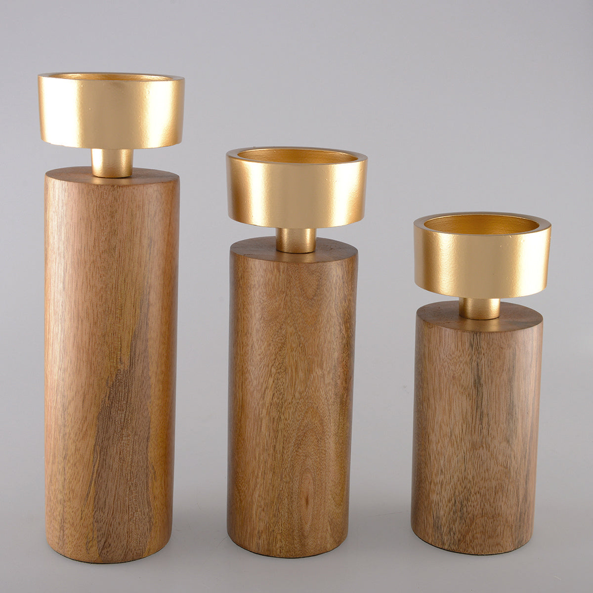 Holz- und goldener Metallkerzenhalter 27 cm