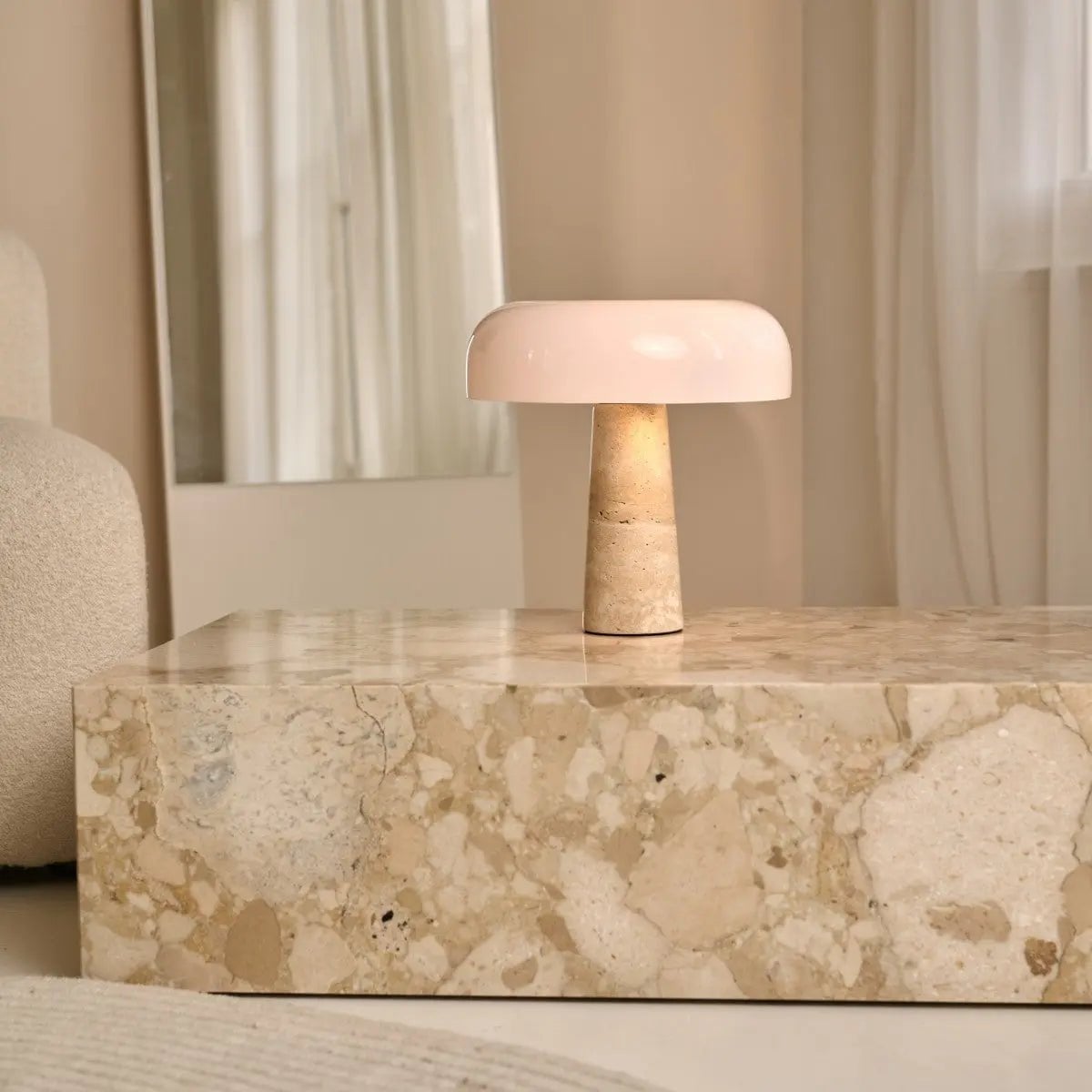 Emily Travertinlampe | Elegantes Design mit Glasschirm