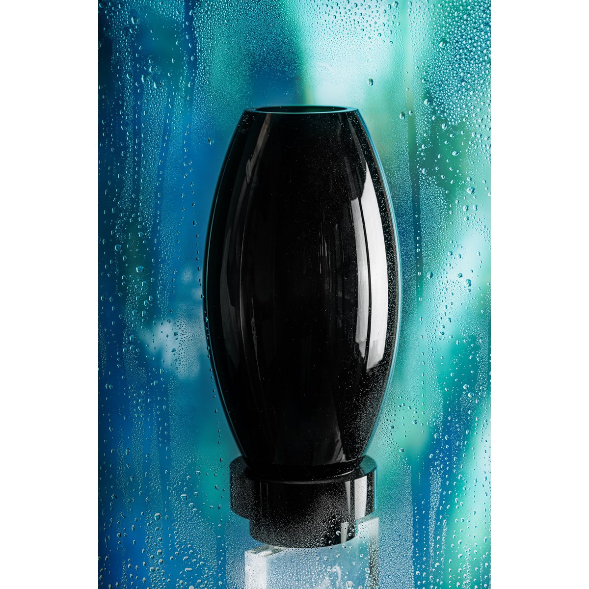 Kleine moderne Vase, innovatives Design, Rückseite aus hochwertigem Glas. RUD15ZW
