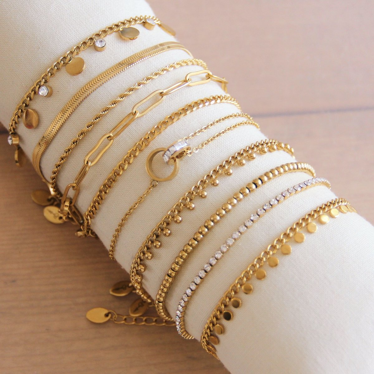 SA830: Stahlperlenarmband "Klein" - Gold