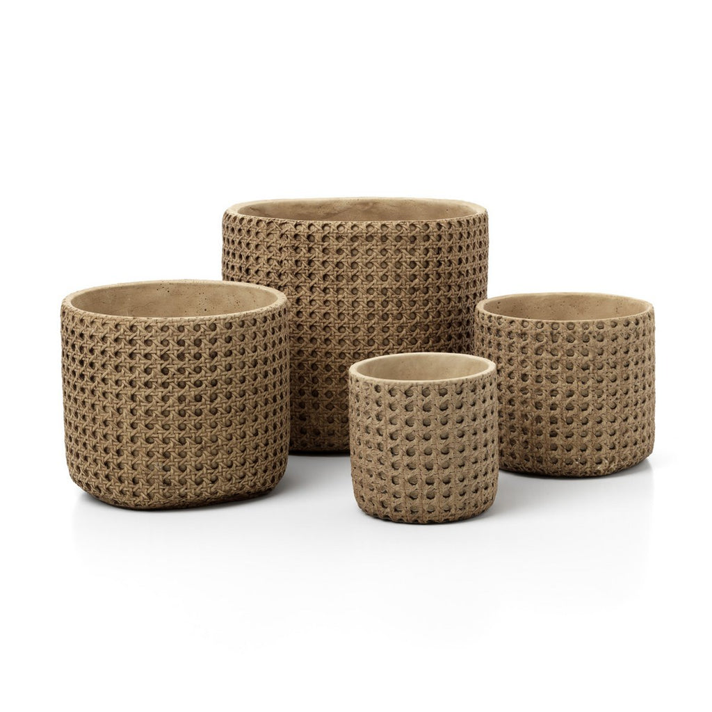 Naturfarbener Beton-Übertopf S mit Rattan-Optik, Seitenansicht