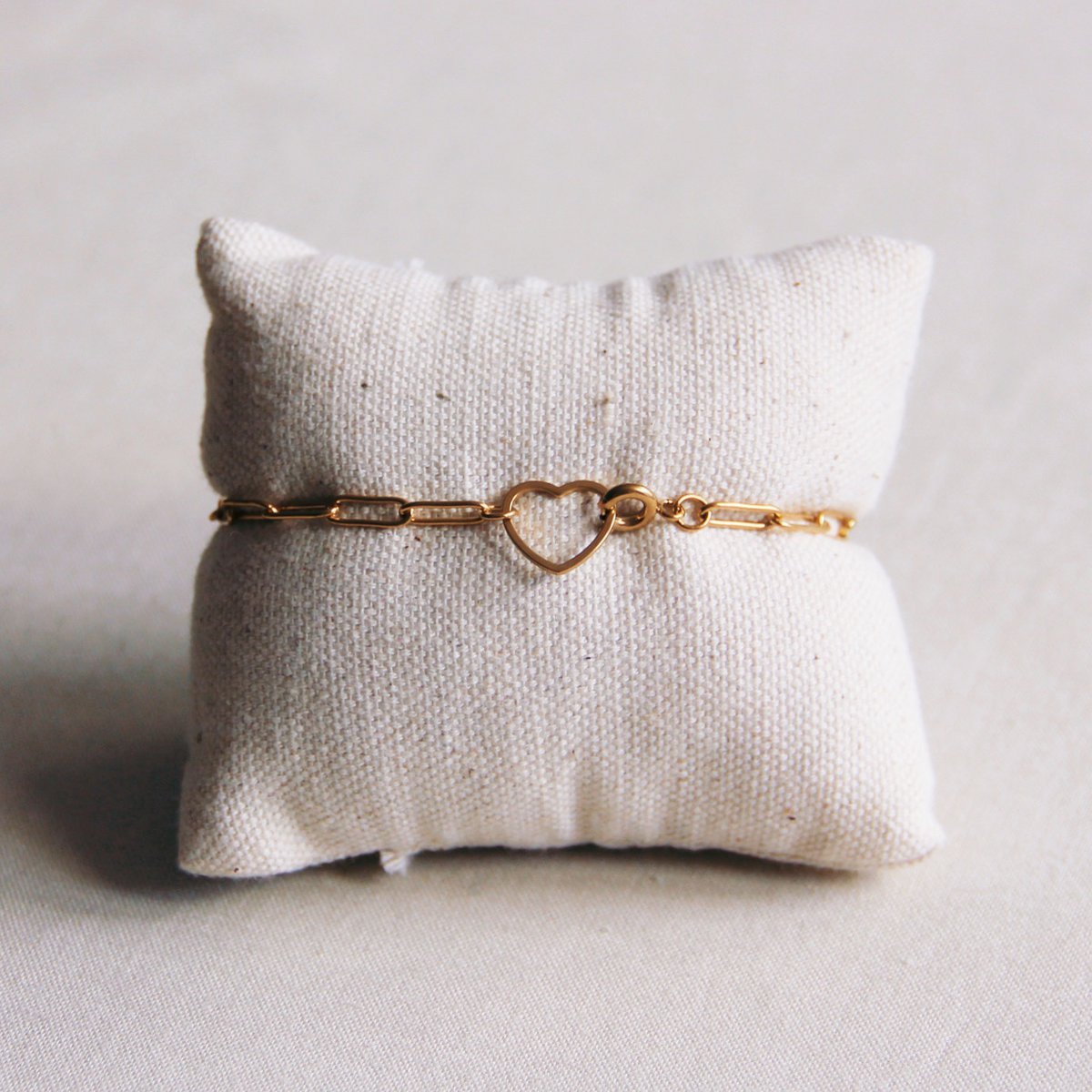 D-Kettenarmband mit offenem Herzen-Gold