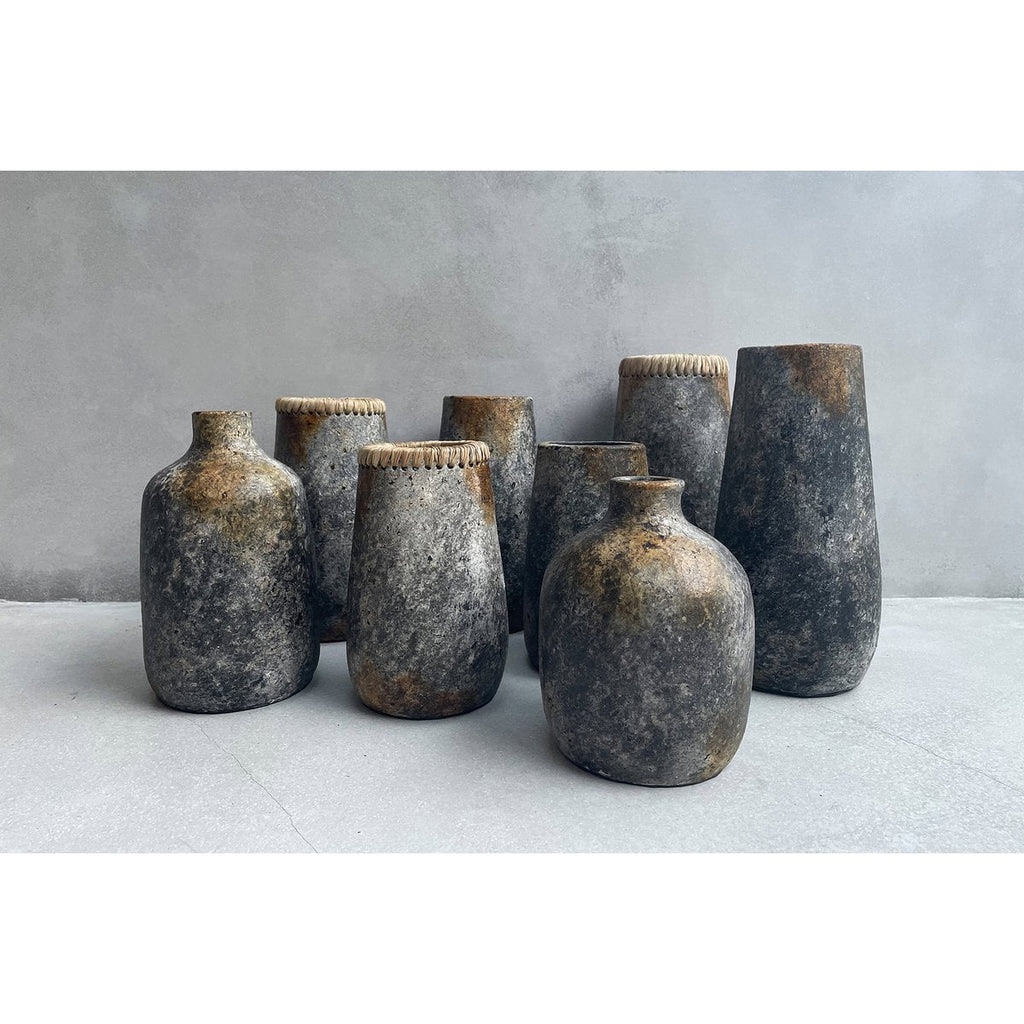 Die edle Vase – Antikgrau – L