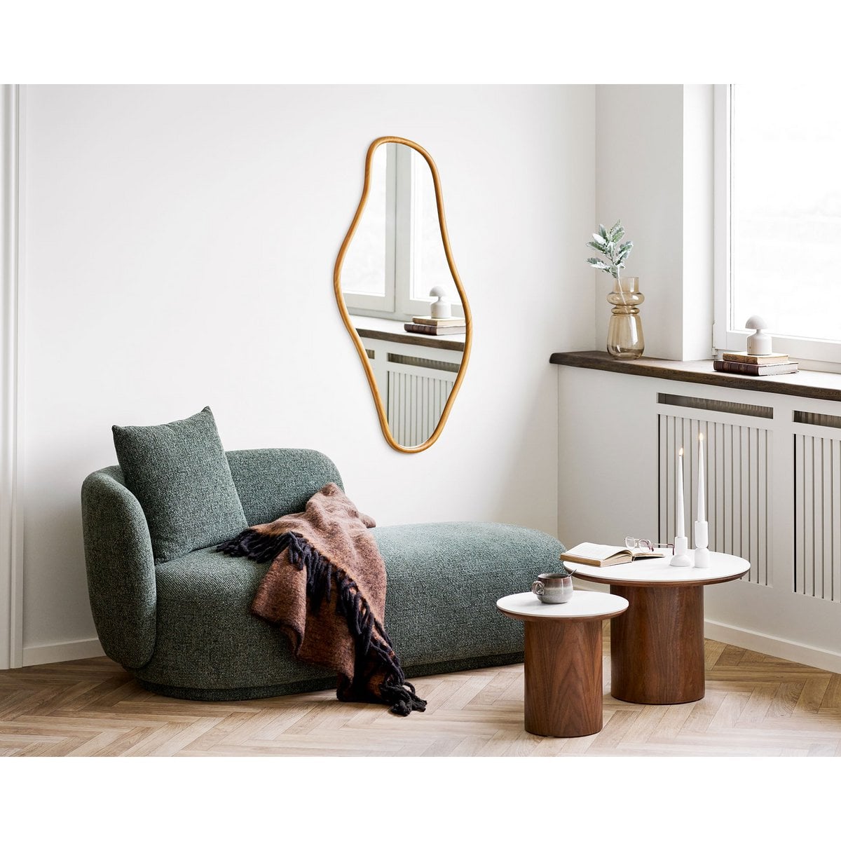 Wandspiegel Brandsby asymmetrisches Freiform-Design Holzrahmen