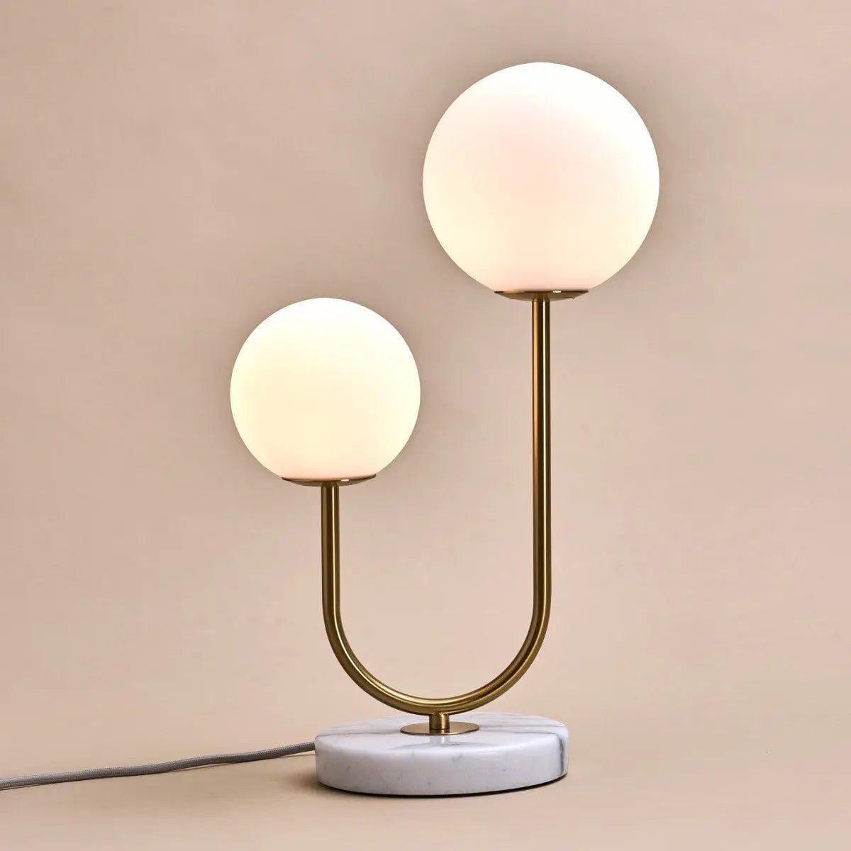 Giorgia Elegante Marmorlampe | Glühbirnen aus Milchglas und Lampe mit Kabel