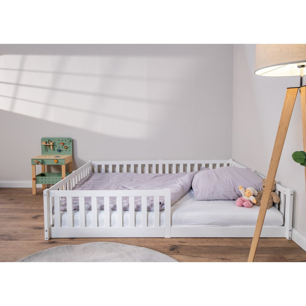 tiSsi® Bodenbett / Hausbett ENNO 140x200 cm Buche WEISS inkl. opt. Dach