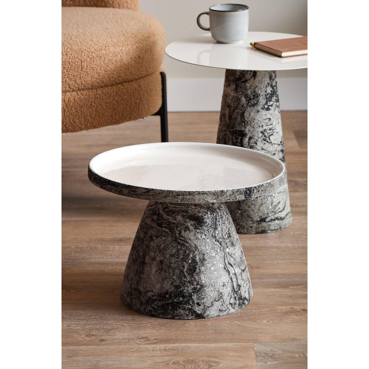Leitmotiv Beistelltisch Mosaik Marmor – eleganter Luxus-Akzenttisch neben Sofa oder Sessel