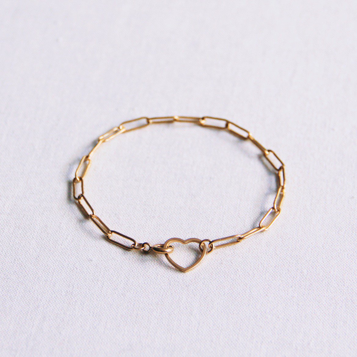 D-Kettenarmband mit offenem Herzen-Gold