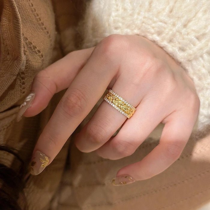 Goldene Ohren des Weizendesignrings und Halskette