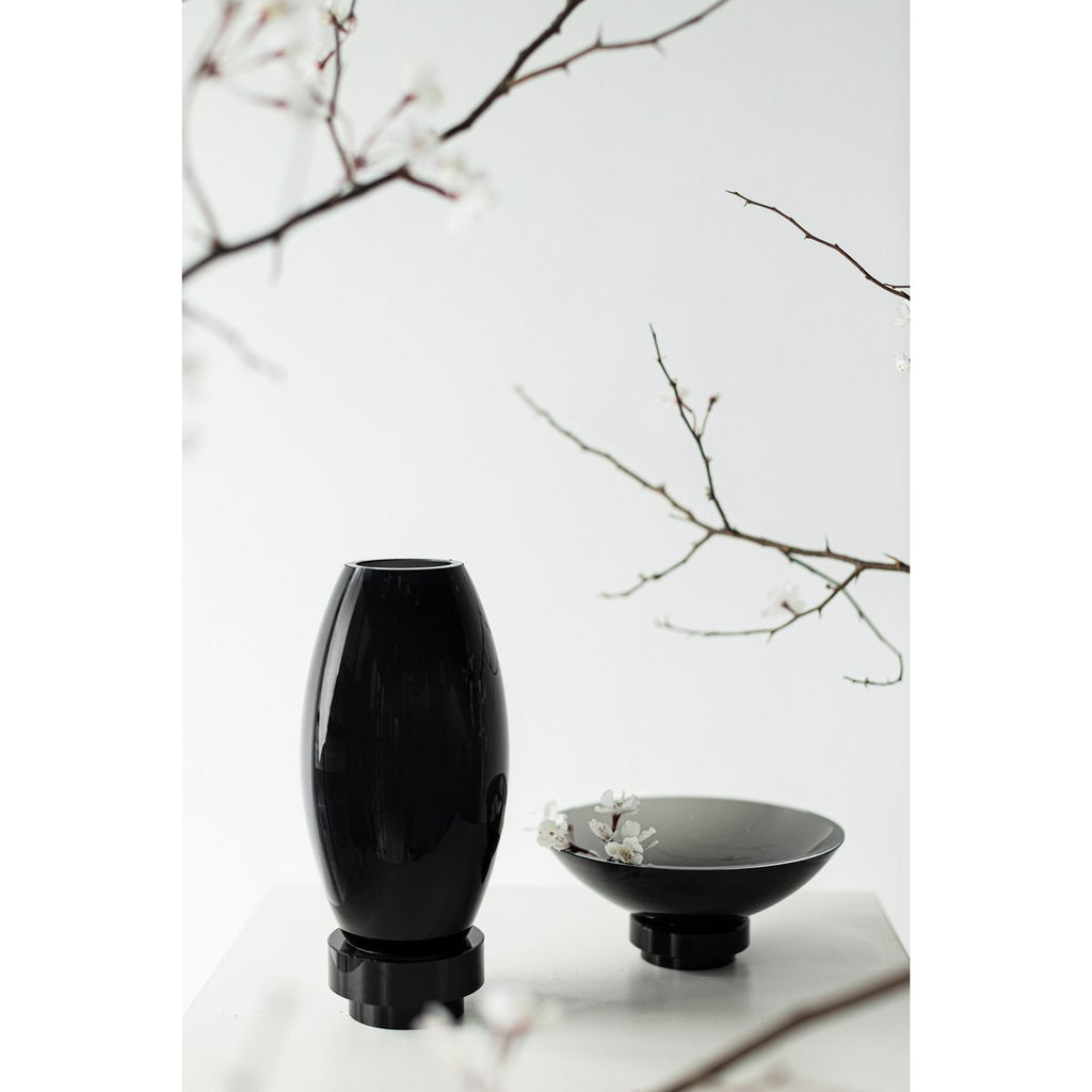Kleine moderne Vase, innovatives Design, Rückseite aus hochwertigem Glas. RUD15ZW