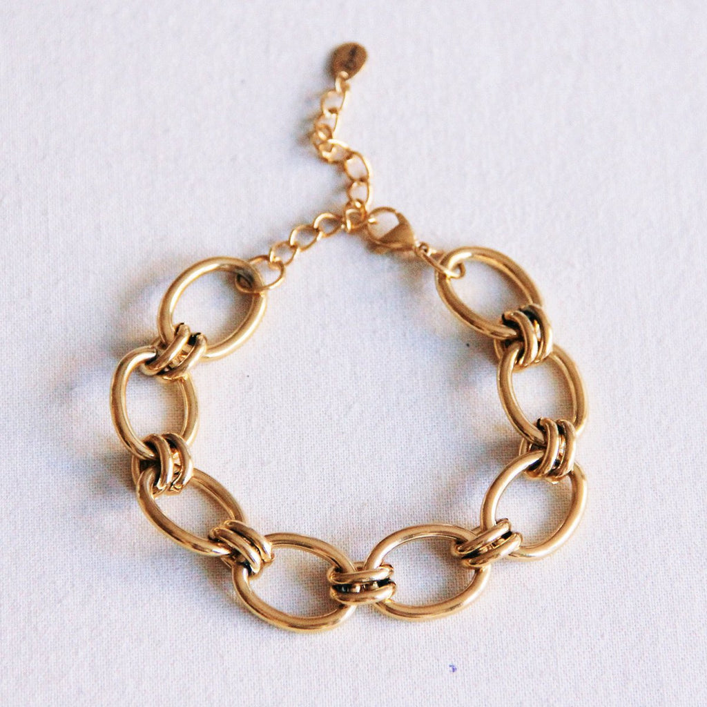 Verknüpftes ovales Armband