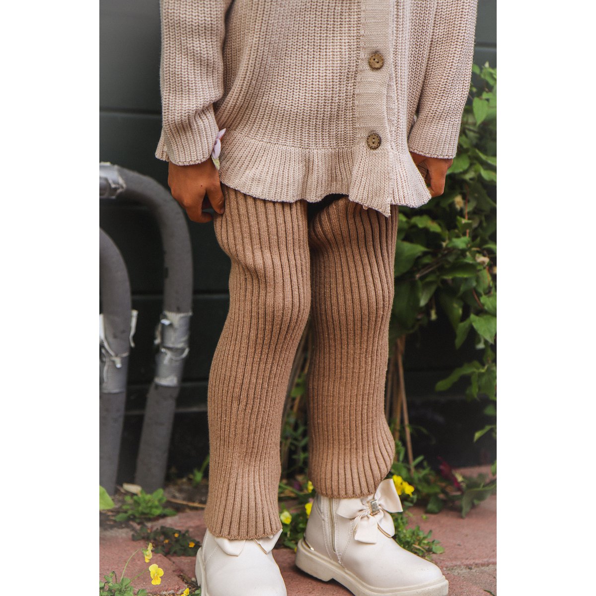 Strickjacke mit Rüschen von Stella