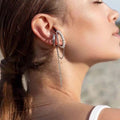 Eleganter Ear Cuff mit Kette – Einteilig