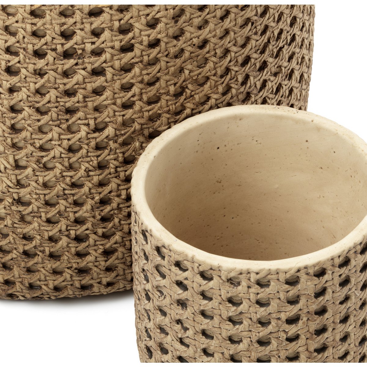 Rattan Übertopf M aus Beton mit handwerklicher Flechtstruktur, Detailansicht