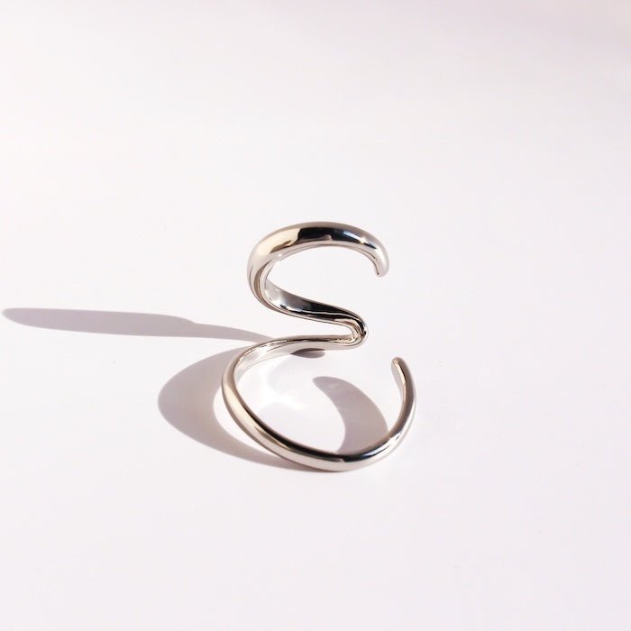 Minimalistischer Wave-Line-Ohr-Manschette