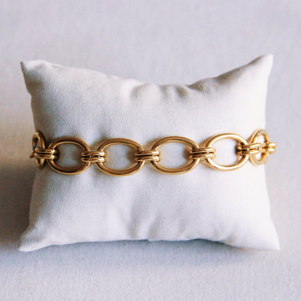 Verknüpftes ovales Armband