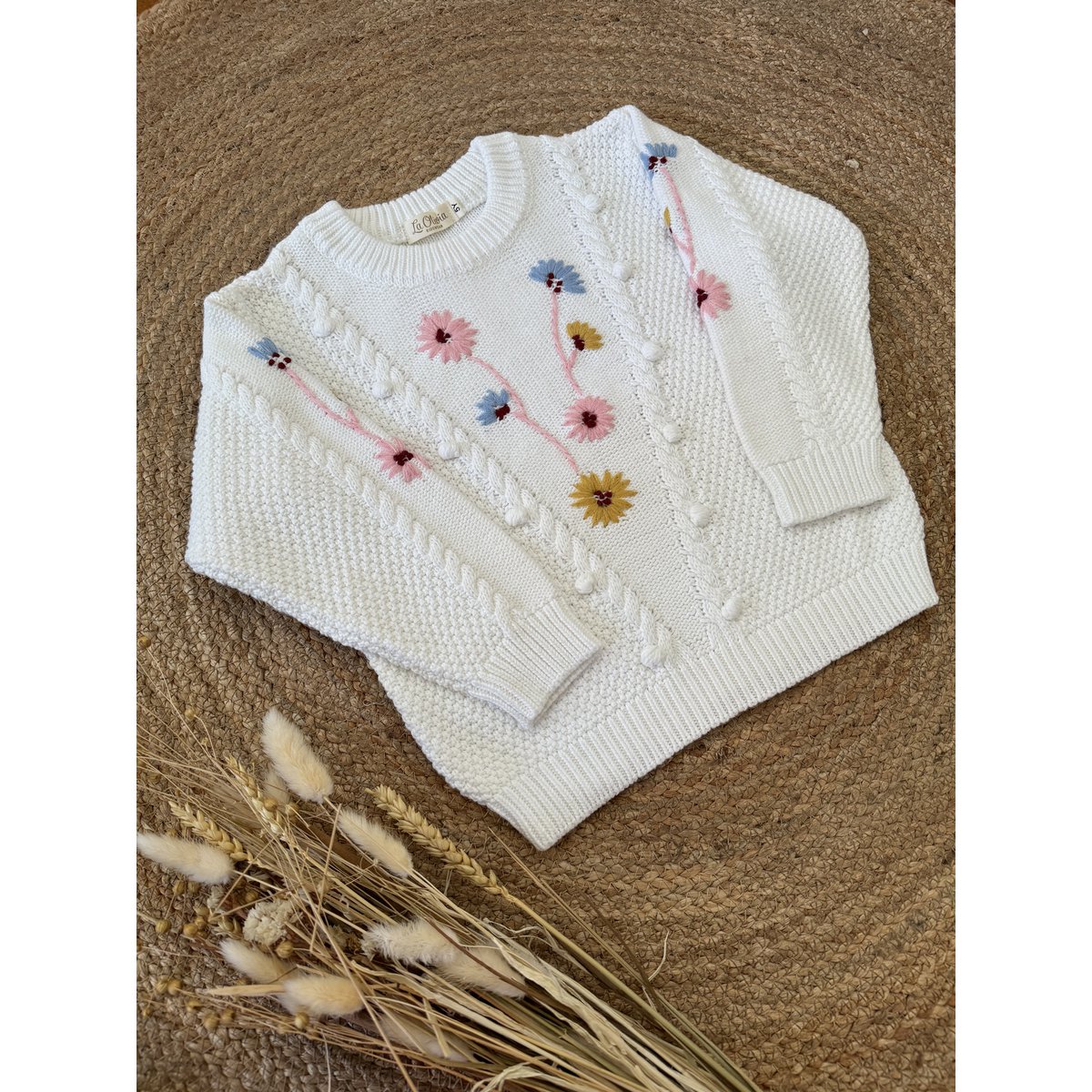 Millie Weißer Pullover mit Blumenstickerei