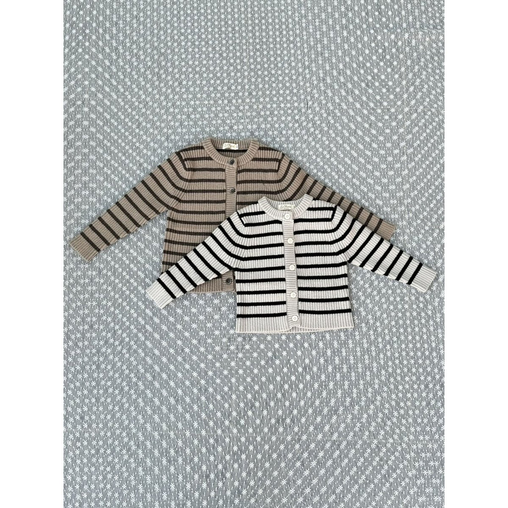 Strickjacke mit melierten Streifen